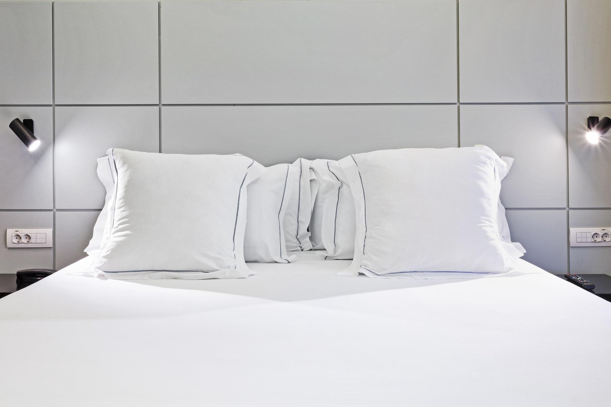 One Shot Recoletos Hotel 4*