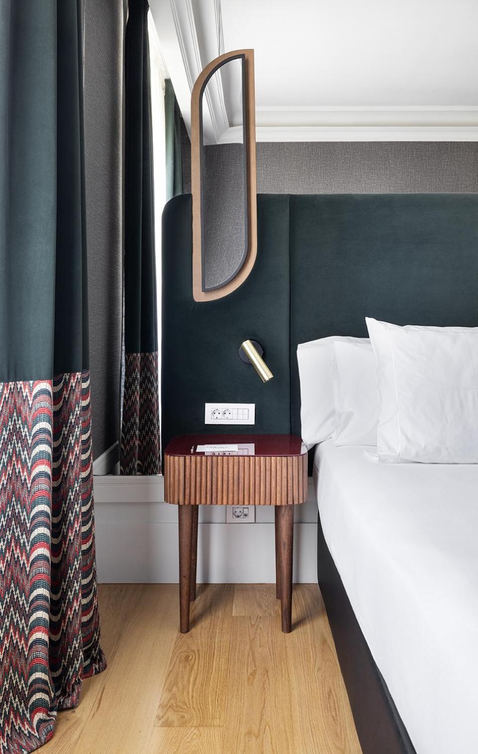 One Shot Recoletos Hotel 4*
